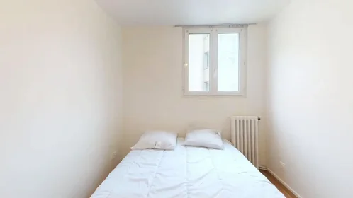 Privatzimmer in der Rue la Pérouse, Anatole France Danton, bild 5 von 10