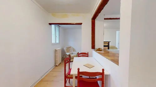 Quarto privado em Rue la Pérouse, Anatole France Danton, imagem 10 de 10