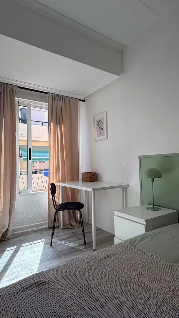 Quarto amigo do estudante em  com comodidades modernas