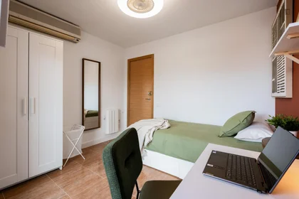 Habitación privada en Carrer d'Ovidi, imagen 6 de 20