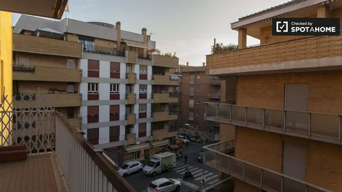 Logement entier à Via Conca d'Oro, image 8 de 14