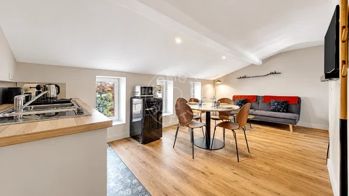 Logement avec 3 chambres à {area}