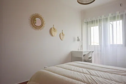 Quarto privado em Rua Marques Leitão, imagem 3 de 18