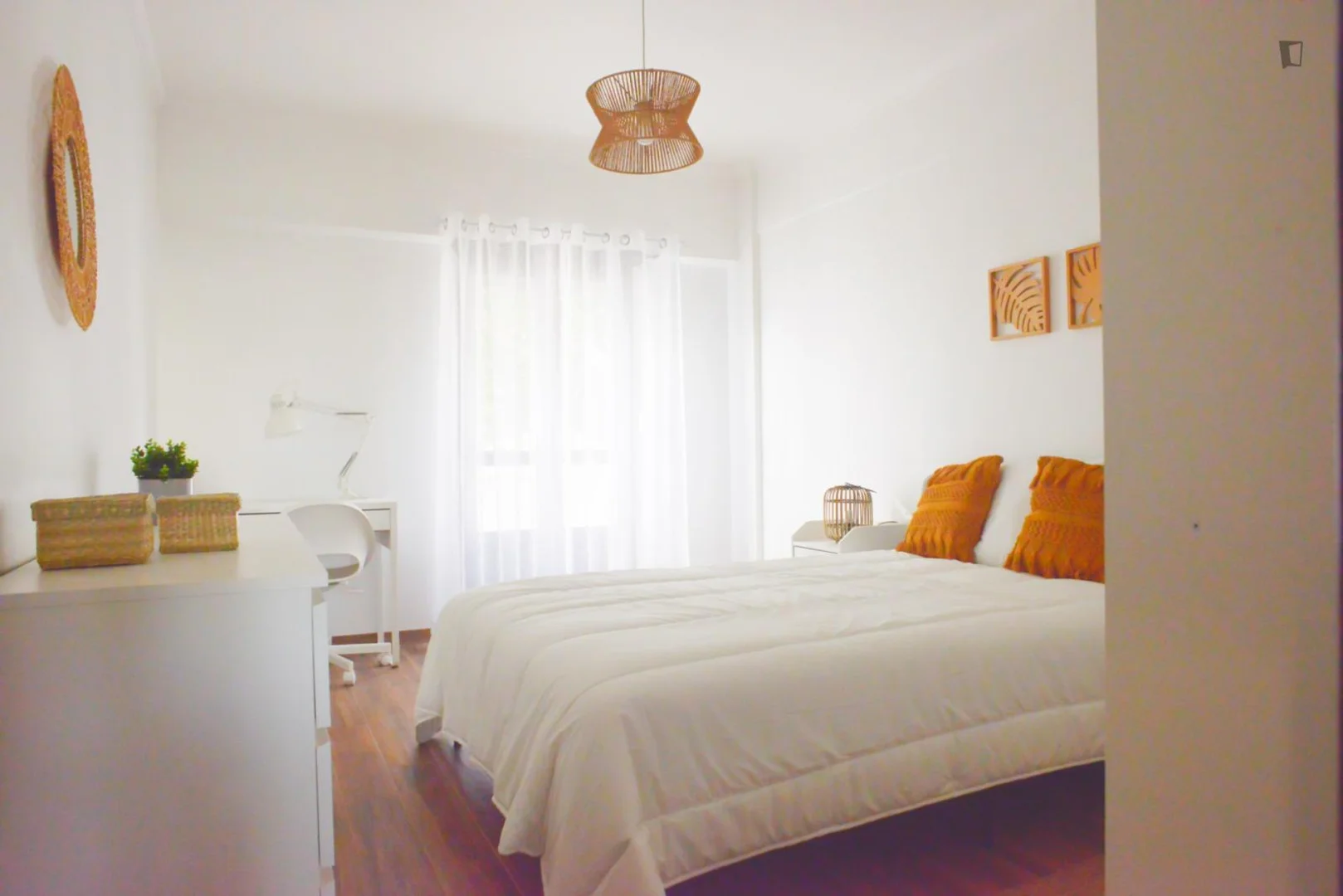 Quarto para alugar em apartamento de estudantes em , totalmente mobilado