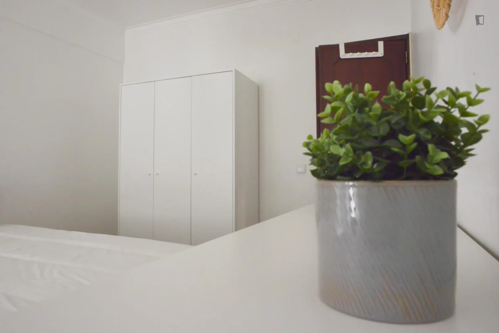 Quarto de estudante económico com localização conveniente em 