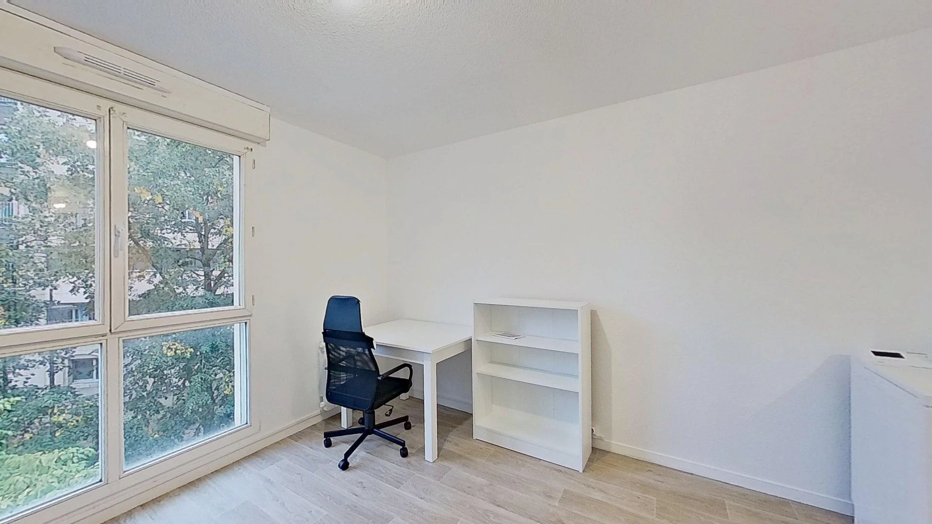 Habitación para estudiantes en  con área de estudio y facilidades compartidas