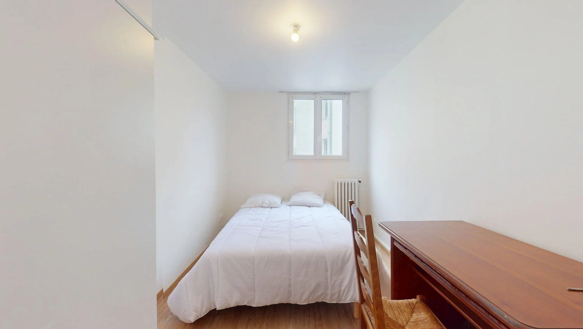 Quarto amigo do estudante em  com comodidades modernas