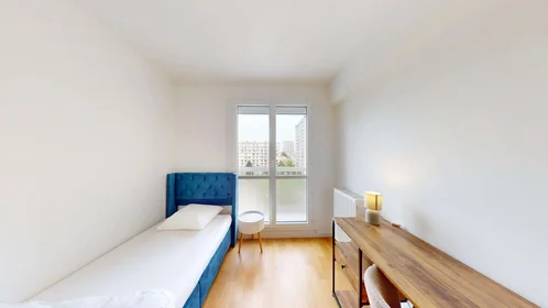 Private room at 10 Rue du Bourbonnais, 35000 Rennes, France, image 2 of 12