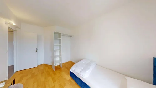 Private room at 10 Rue du Bourbonnais, 35000 Rennes, France, image 3 of 12