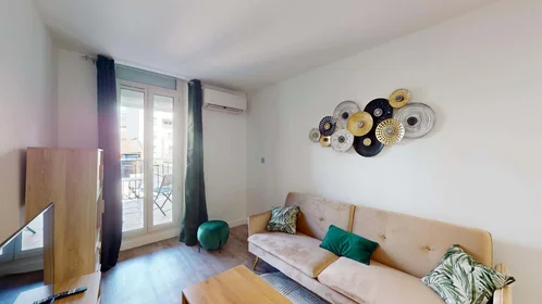 Logement entier à 18 Rue Bénédit, 13004 Marseille, France, image 5 de 16