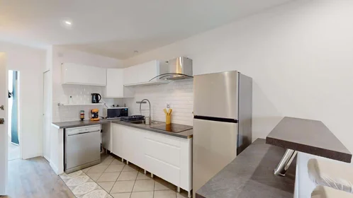 Logement entier à 18 Rue Bénédit, 13004 Marseille, France, image 6 de 16