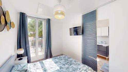 Logement entier à 18 Rue Bénédit, 13004 Marseille, France, image 10 de 16