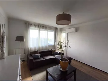 Família em Nîmes, 30000, imagem 1 de 7