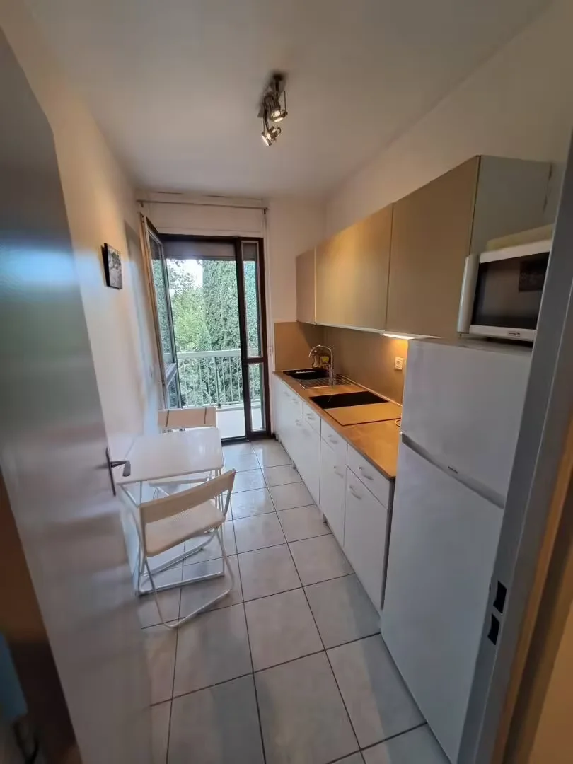Quarto de estudante funcional perfeito para estudar em 