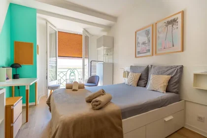 Alquiler de habitación en piso compartido en {area}