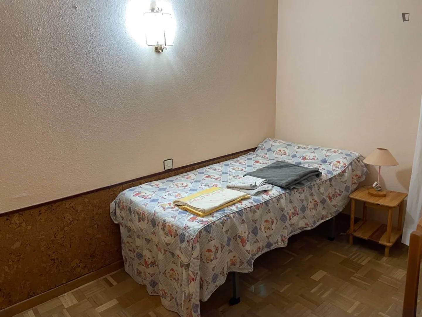 Student-friendly room in with modern amenities