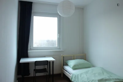 Habitación privada muy luminosa en {area}
