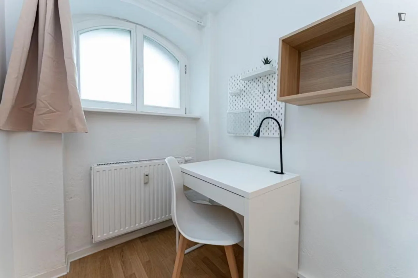 Quarto de estudante económico com localização conveniente em