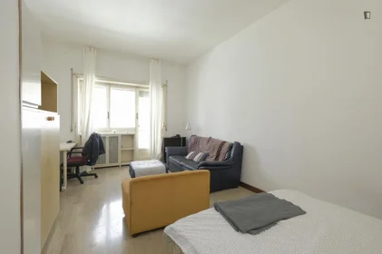 Renting rooms by the month in {area}