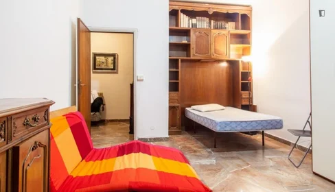 Cheap private room in {area}