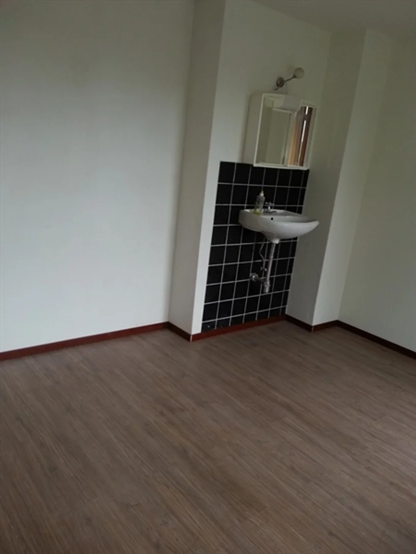 Habitación en apartamento estudiantil en alquiler en , completamente amueblado