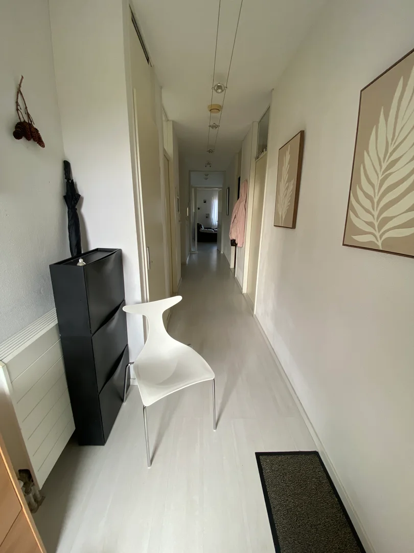 Quarto para alugar em apartamento de estudantes em , totalmente mobilado