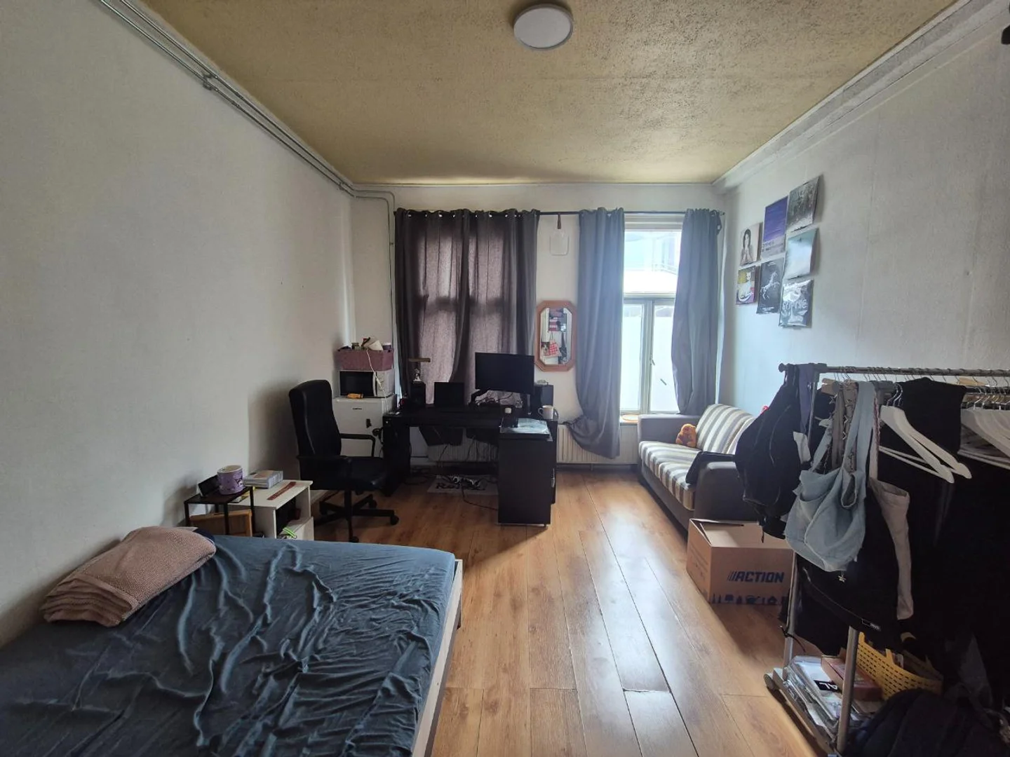 Chambre à louer dans un appartement d'étudiant à , entièrement meublée