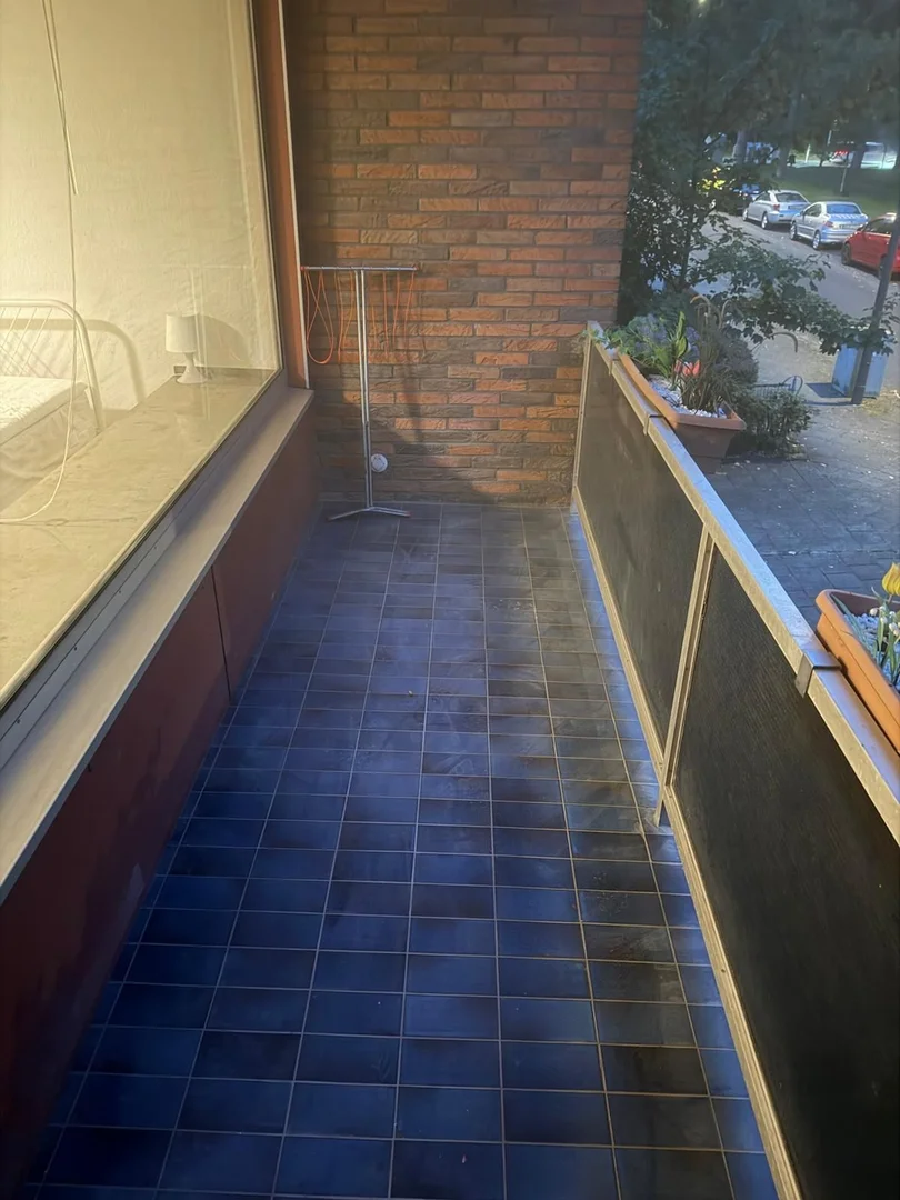 Quarto de estudante confortável e espaçoso em 
