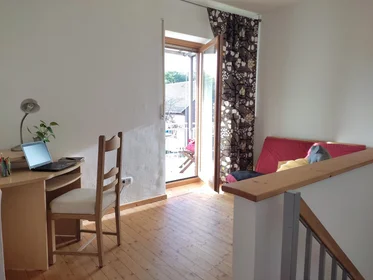 Cheap private room in {area}