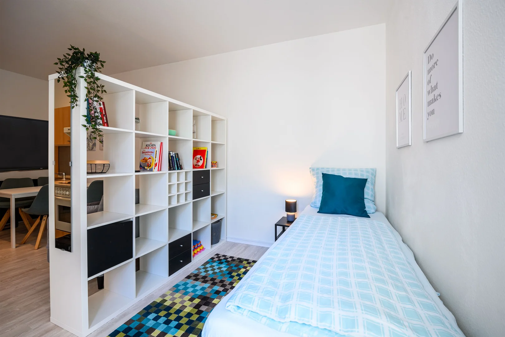 Chambre conviviale pour les étudiants dans  avec des équipements modernes