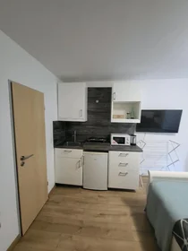 Całe miejsce Dieburger Straße, obraz 8 8
