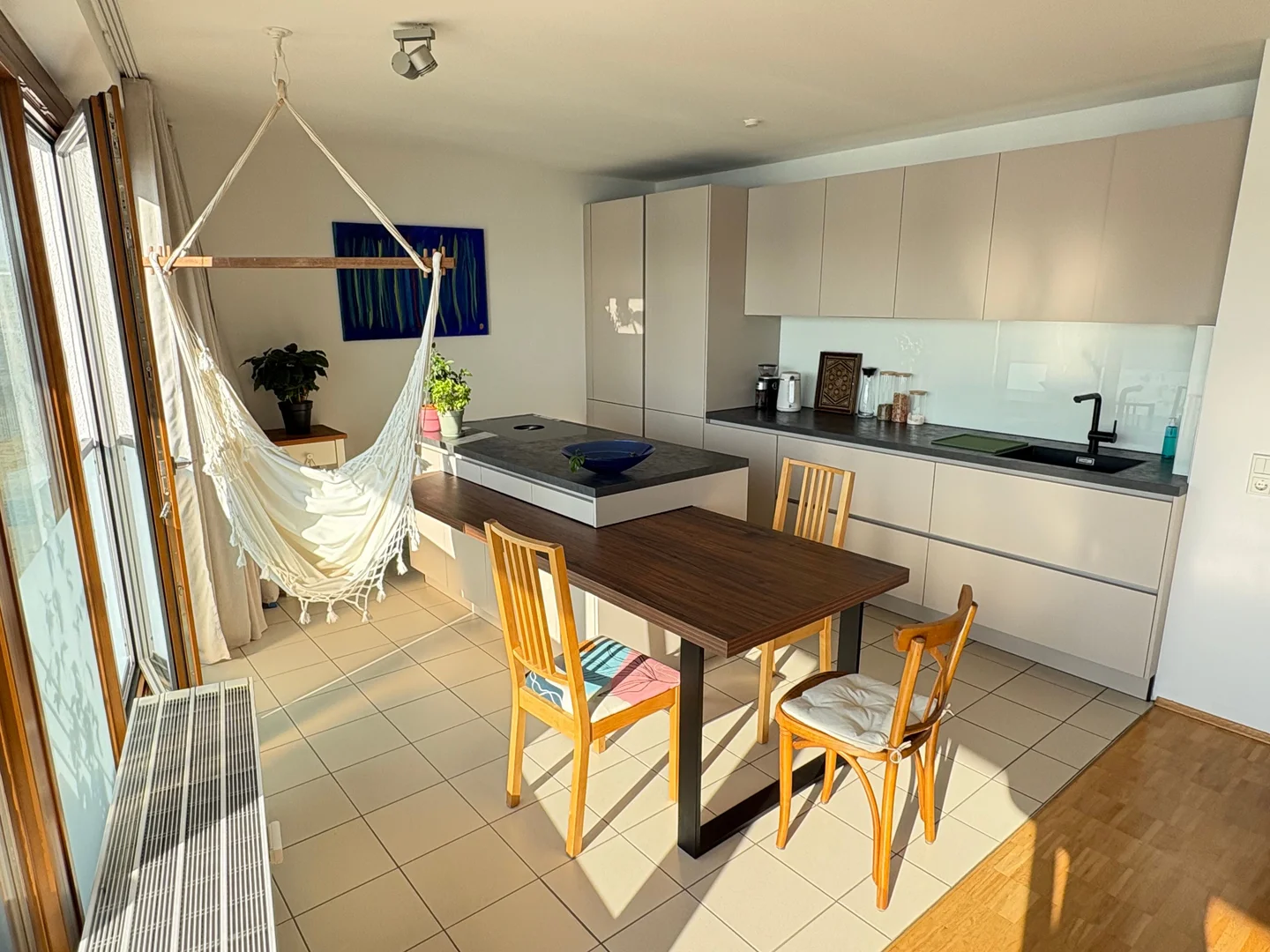 Comfortable and spacious student room in