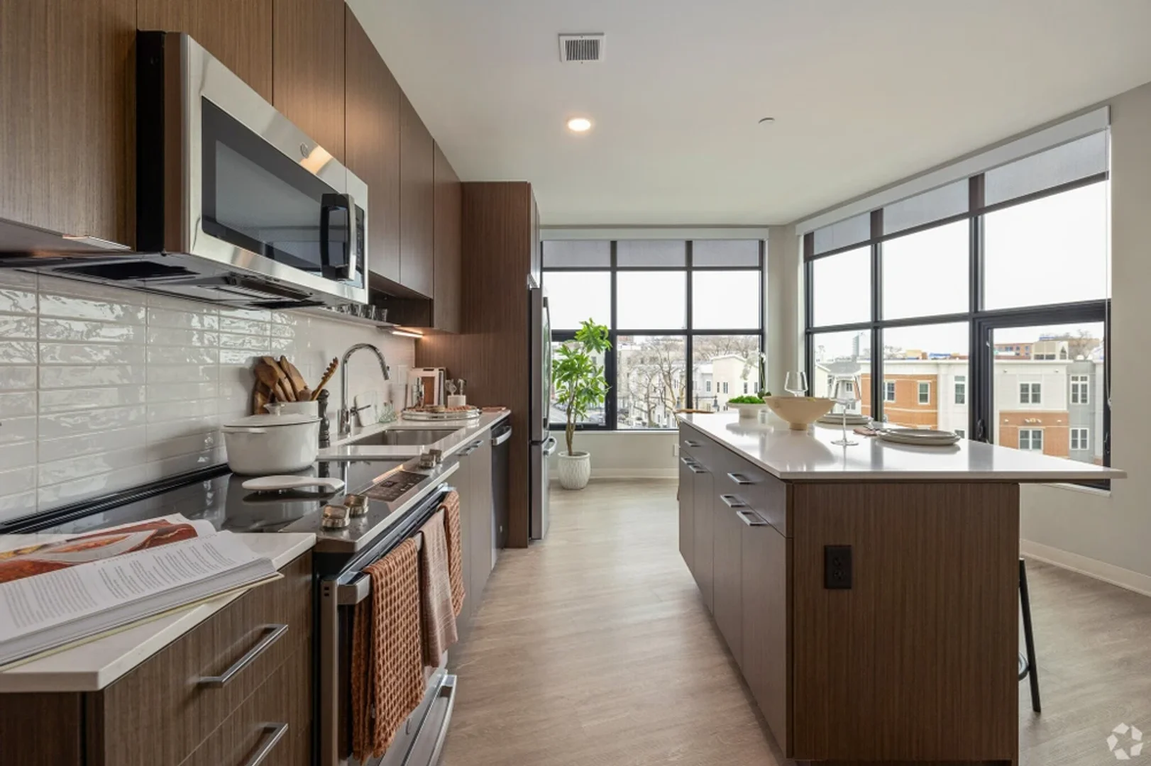 Old Colony Avenue 235