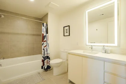 Apartamento inteiro em West 7th Street 2968, imagem 10 de 13