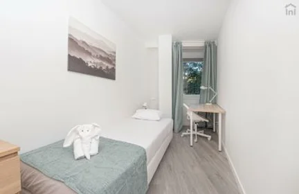Chambre privée à Campo Pequeno - Av. Elias Garcia, 1º, image 19 de 19