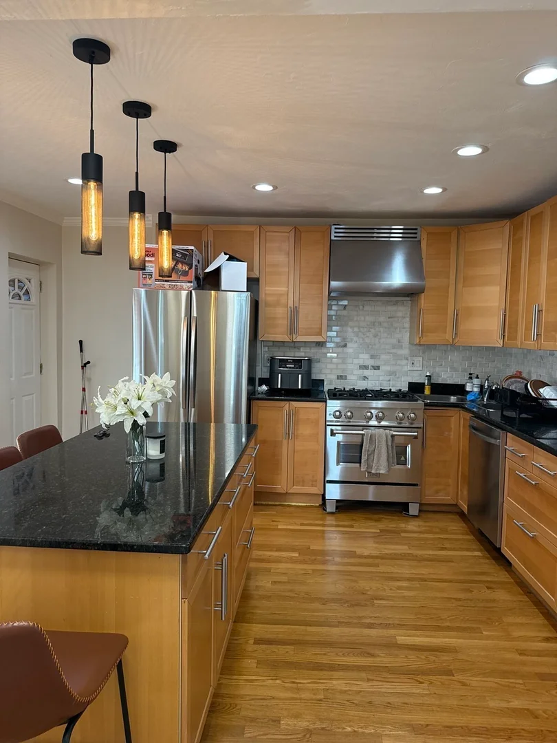 408, Seaver St., Unit 2PHA, Dorchester, Boston, MA, 02121
