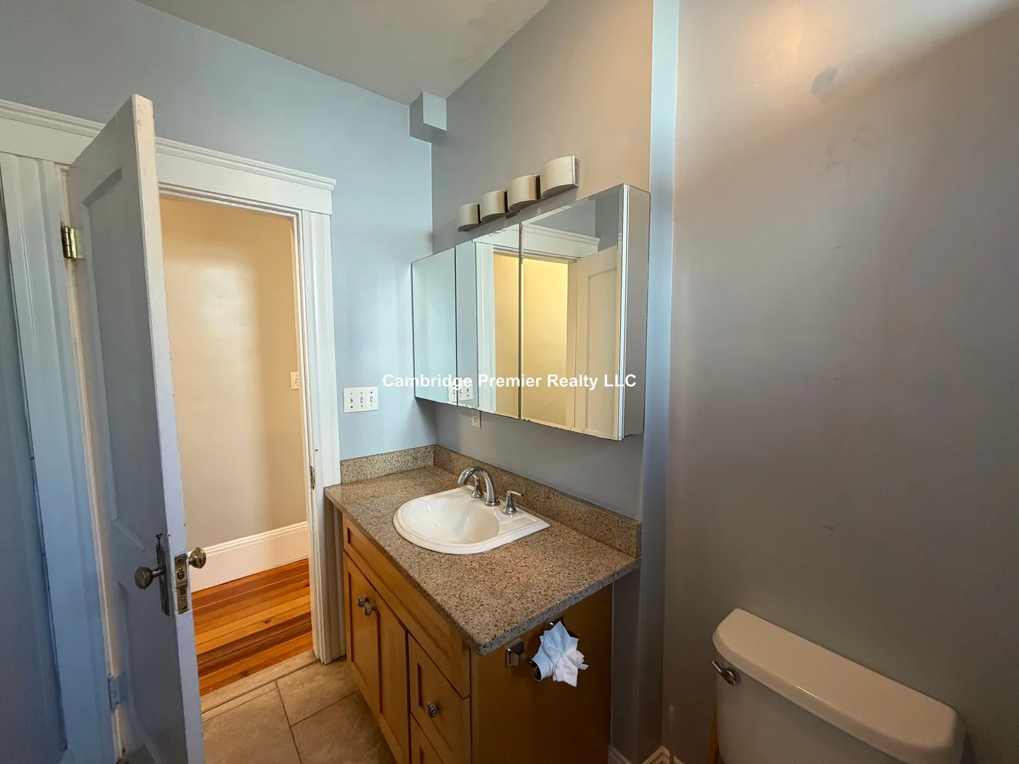 15, Waldo Ave., Unit 1F, Inman Square, Somerville, MA, 02143