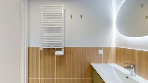 Chambre privée à Rue Hoche, image 6 de 23