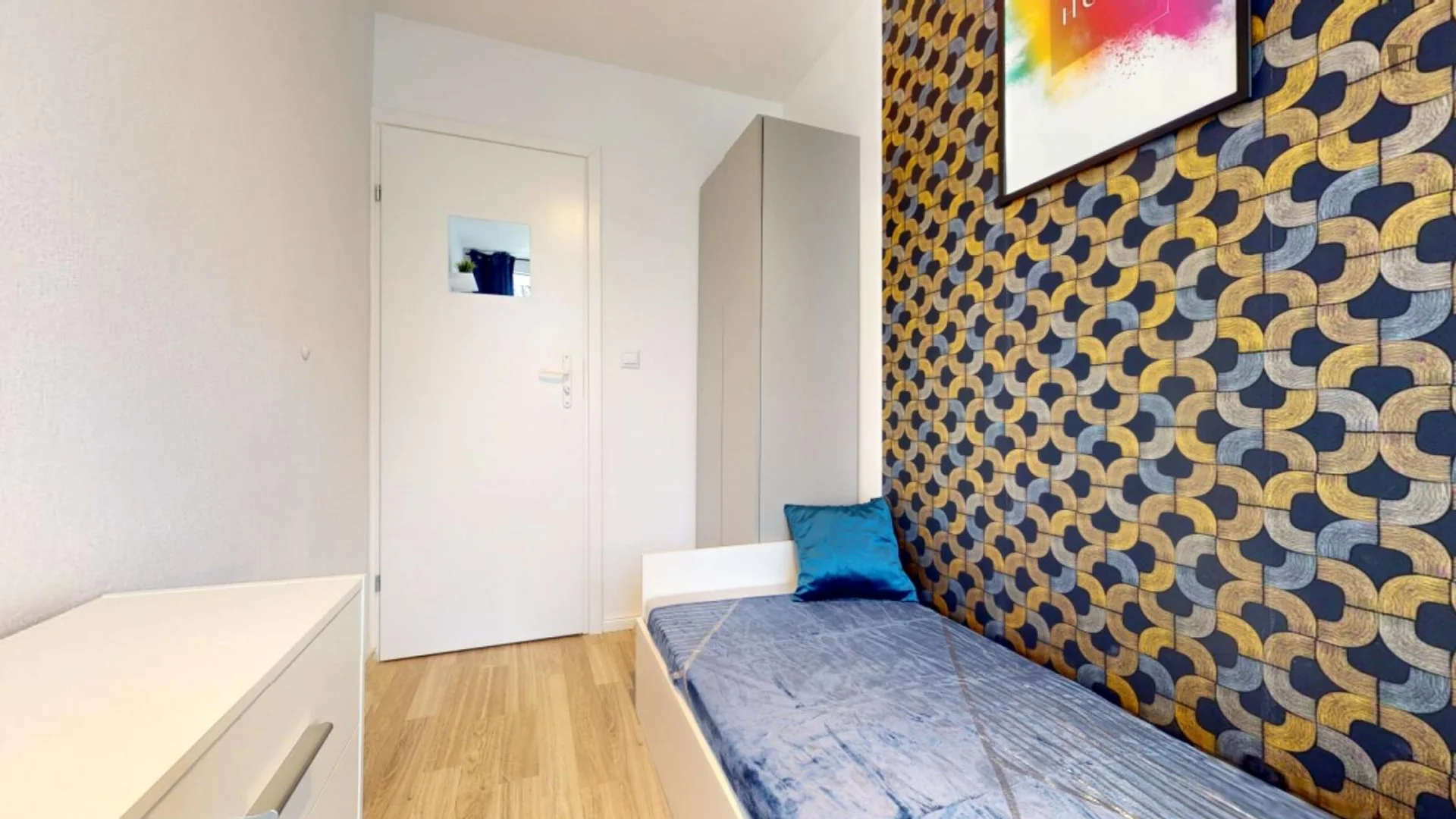 Quarto para alugar em apartamento de estudantes em , totalmente mobilado