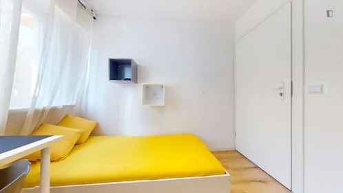 Quarto privado em Szegedyńska, imagem 1 de 9