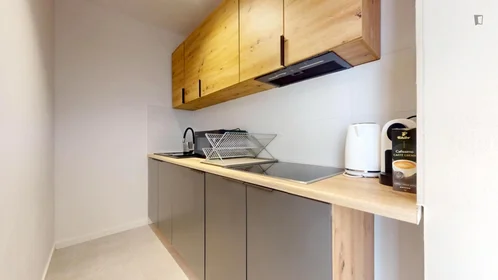 Quarto privado em Szegedyńska, imagem 5 de 9