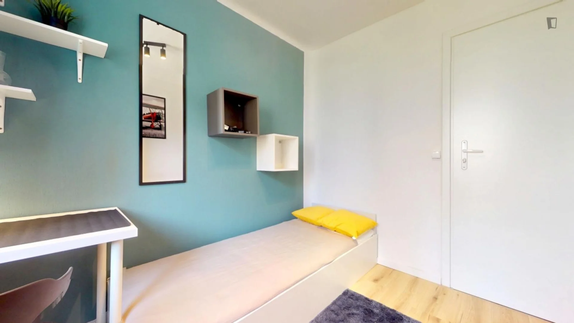 Quarto amigo do estudante em com comodidades modernas
