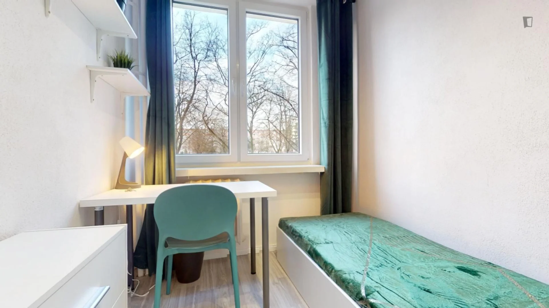 Quarto de estudante económico com localização conveniente em