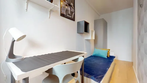 Quarto privado em Złota, imagem 2 de 16