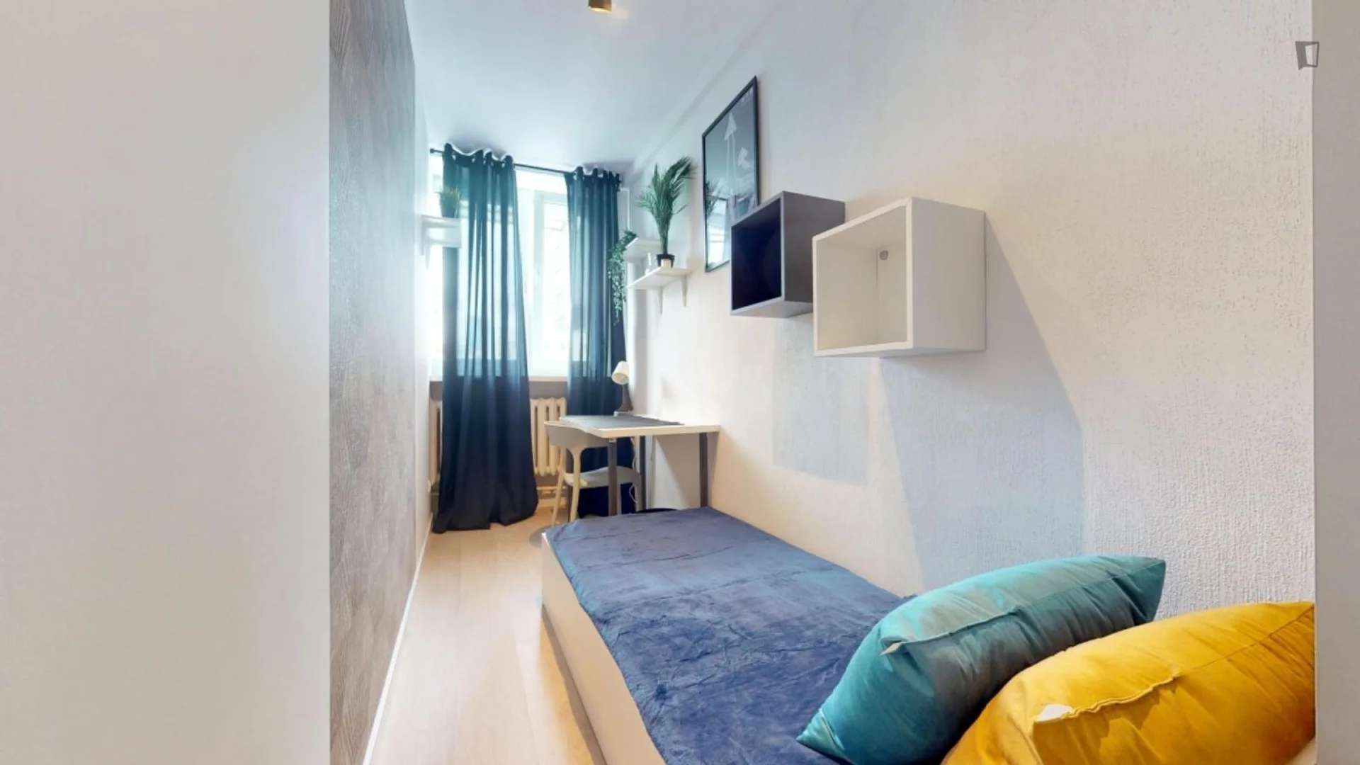 Quarto amigo do estudante em com comodidades modernas