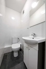 Quarto privado em Orzycka, imagem 12 de 15