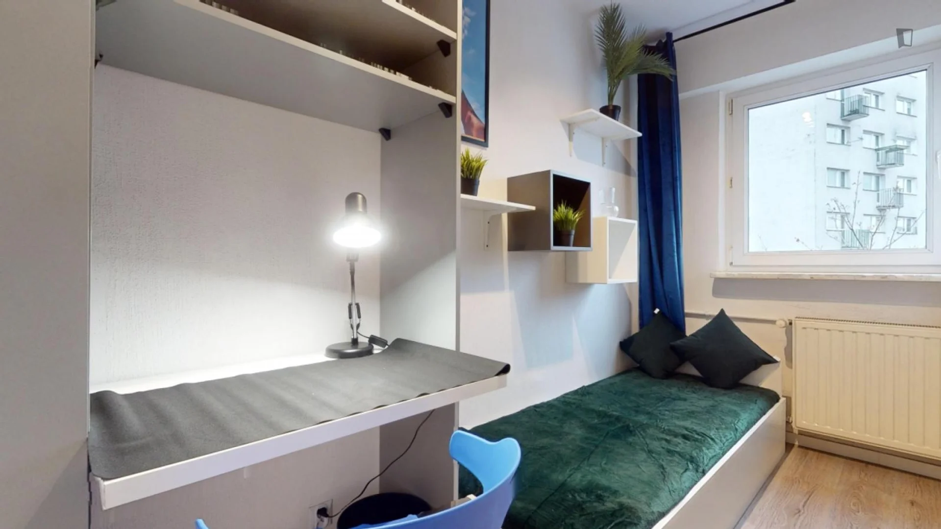 Economical student room with convenient location in 