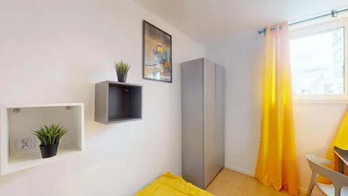 Quarto privado em Złota, imagem 2 de 18