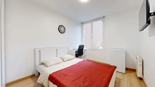 Habitación privada en 42 Av. du Pavé Neuf, 93160 Noisy-le-Grand, France, imagen 5 de 20