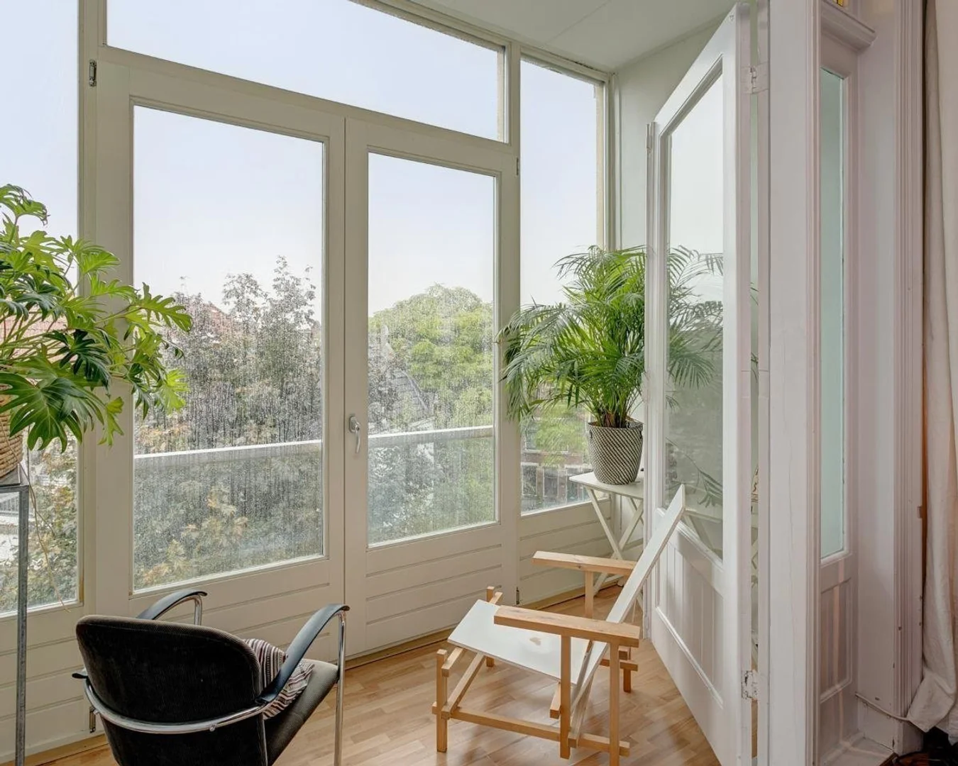 Quarto de estudante em  com área de estudo e instalações partilhadas